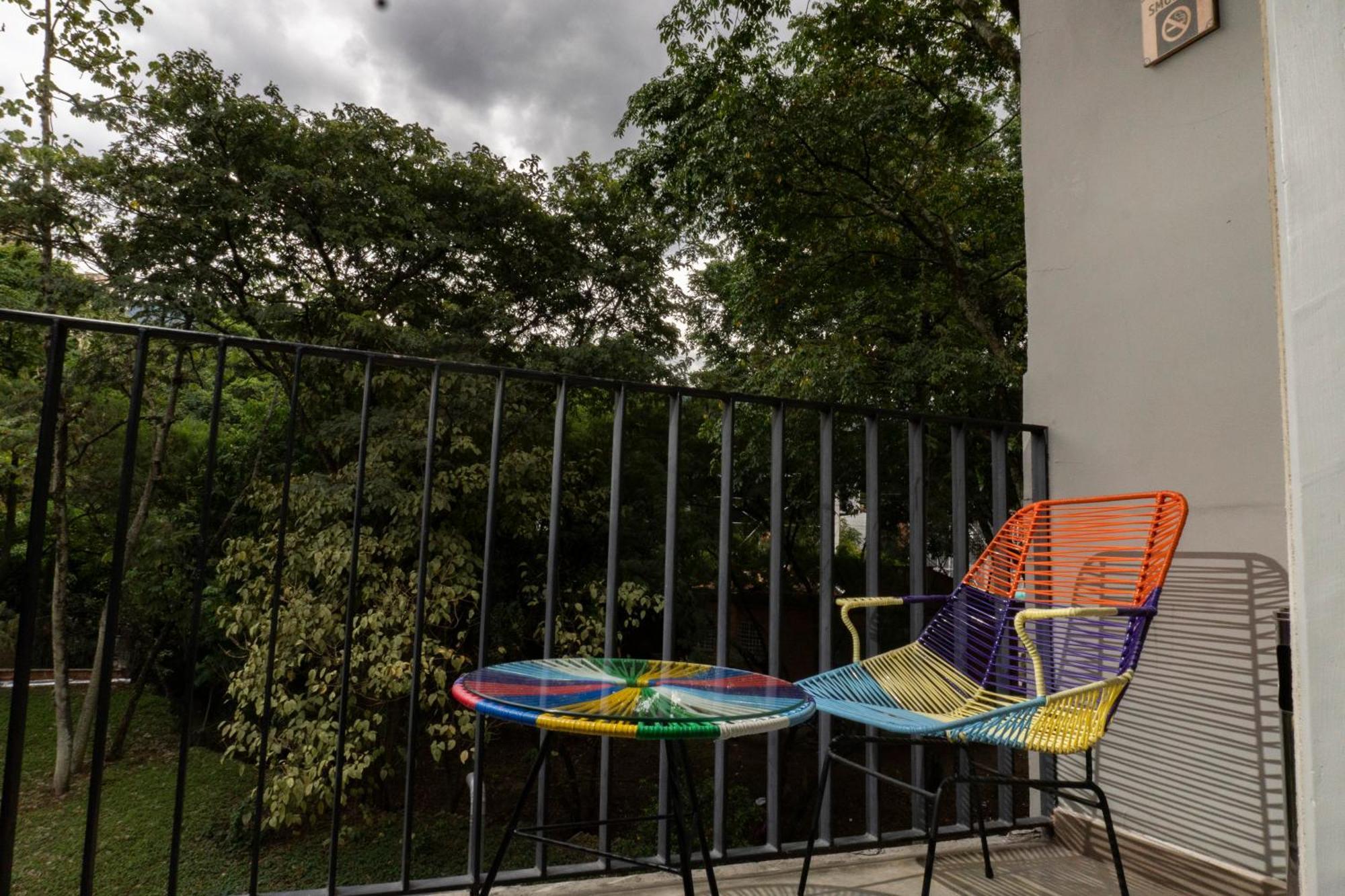 Los Patios Hostel Medellín Exterior foto